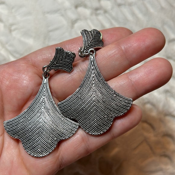 Set of 4 silver colored costume clip on earrings bundle 3 dangle and 1 hoop EUC - Picture 4 of 11